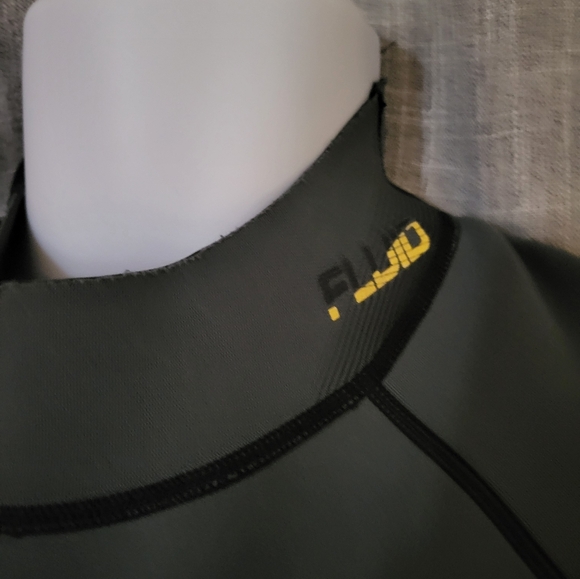 Wetsuit Mens LARGE  Fluid Shortie Swimsuit Black Yellow - Picture 5 of 10